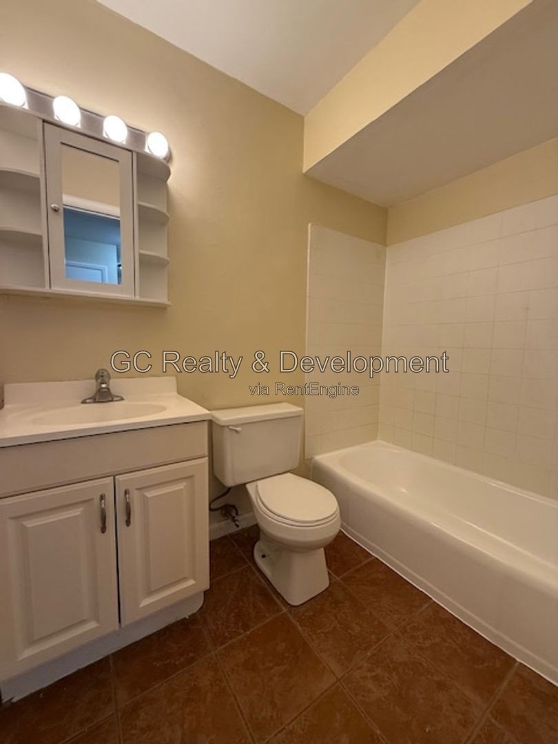 *** ​​​​​2BR-1BA / PET FRIENDLY / 2 PARKING SPOTS / PAY ELECTRIC ONLY *** property image