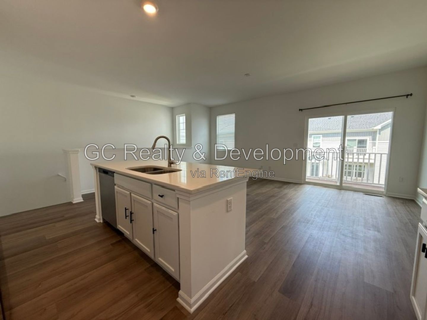 *** LEASE TODAY – SEPTEMBER FREE! / 3BR-3BA / SMALL PETS WELCOMED / IN-UNIT LAUNDRY / GARAGE *** property image