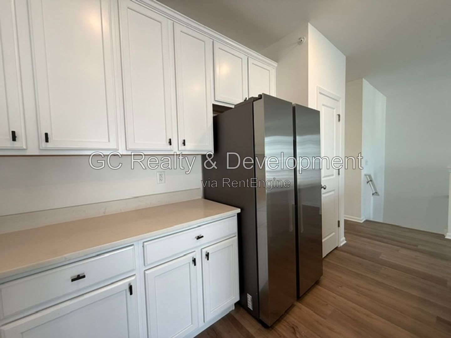 *** LEASE TODAY – SEPTEMBER FREE! / 3BR-3BA / SMALL PETS WELCOMED / IN-UNIT LAUNDRY / GARAGE *** property image