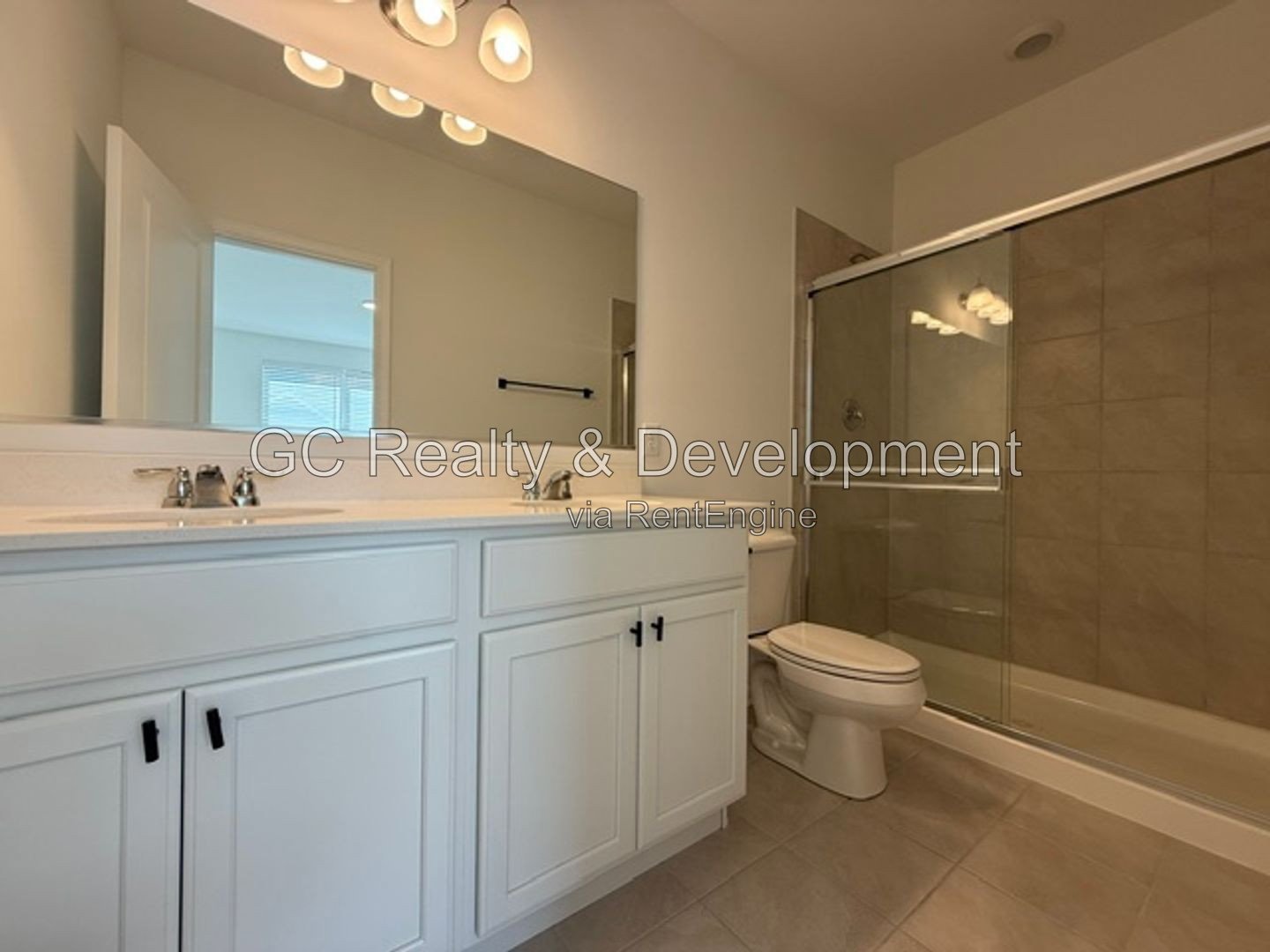 *** LEASE TODAY – SEPTEMBER FREE! / 3BR-3BA / SMALL PETS WELCOMED / IN-UNIT LAUNDRY / GARAGE *** property image