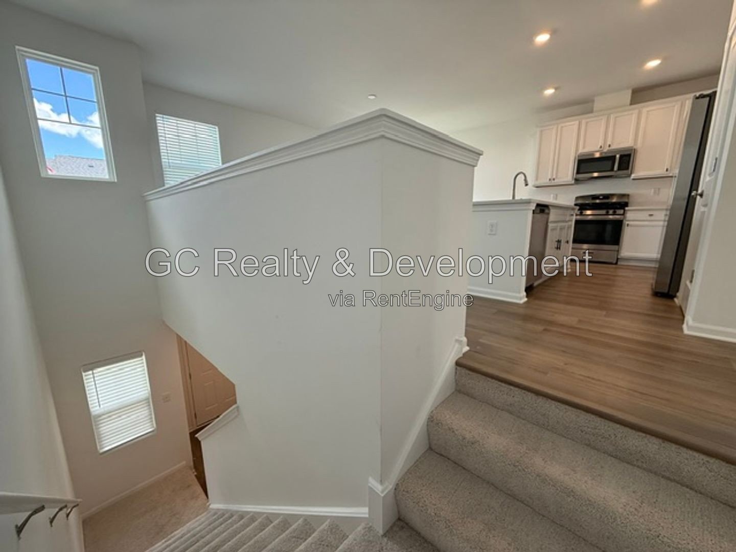 *** LEASE TODAY – SEPTEMBER FREE! / 3BR-3BA / SMALL PETS WELCOMED / IN-UNIT LAUNDRY / GARAGE *** property image