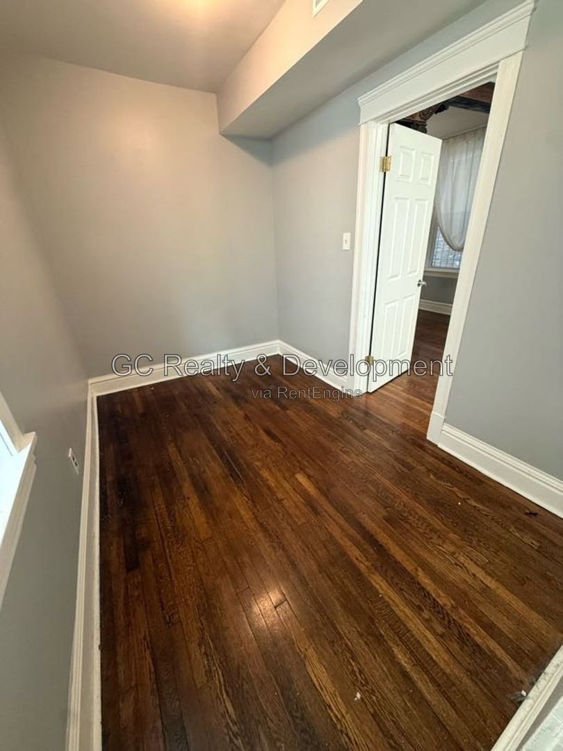 *** COMING SOON 9-23-26! / WICKER PARK / 2 BDRM / W&D IN UNIT / TRASNIT NEARBY / SMALL PETS WELCOME *** property image