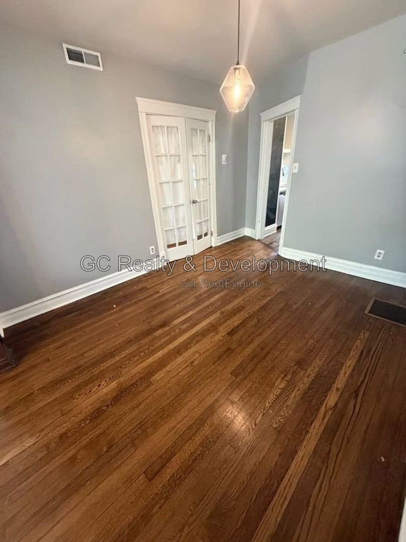 *** COMING SOON 9-23-26! / WICKER PARK / 2 BDRM / W&D IN UNIT / TRASNIT NEARBY / SMALL PETS WELCOME *** property image