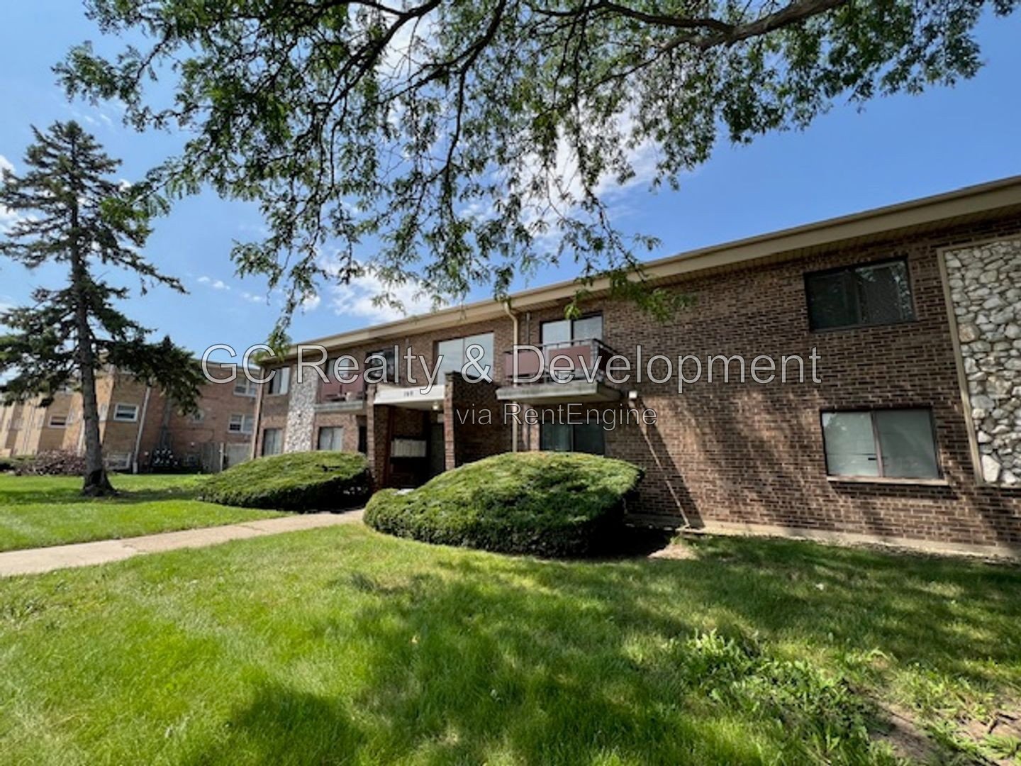*** 2BR - 1BA / CENTRAL AIR / KITCHEN APPL INCL / ON-SITE LAUNDRY / 2 PARKING SPOTS *** property image