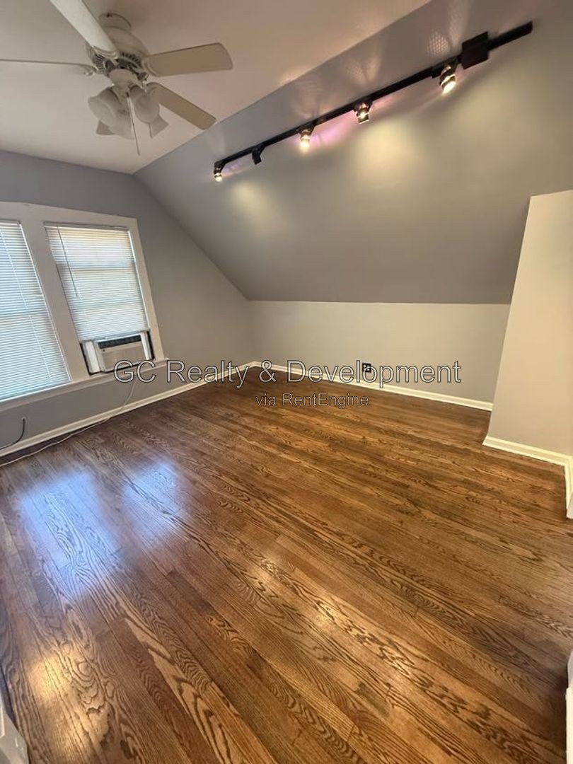 *** 1BR-1BA / WOOD FLOORING / CEILING FANS / WOOD FLOORING / PAY GAS ONLY *** property image