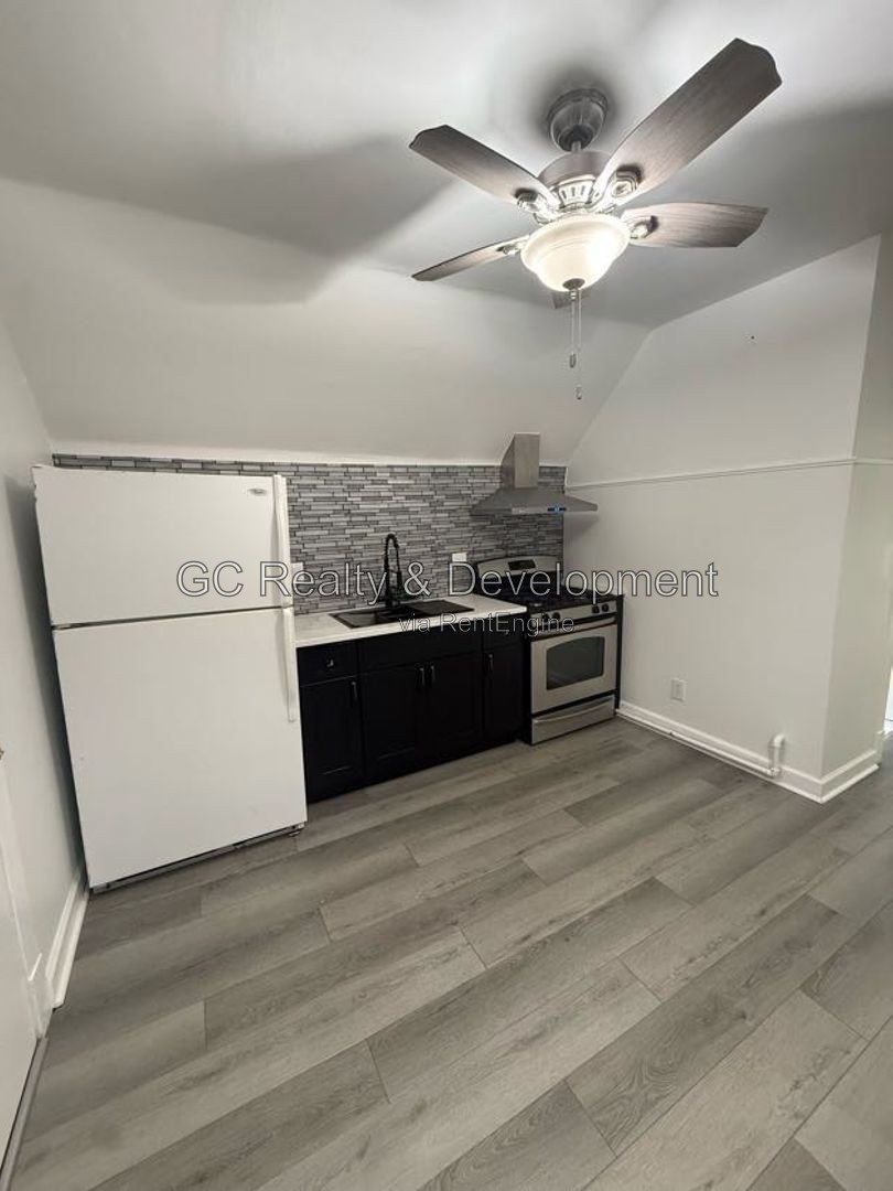 *** 1BR-1BA / WOOD FLOORING / CEILING FANS / WOOD FLOORING / PAY GAS ONLY *** property image