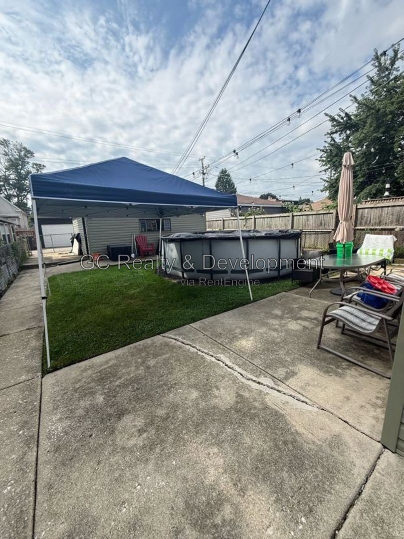 *** 1BR-1BA / WOOD FLOORING / CEILING FANS / WOOD FLOORING / PAY GAS ONLY *** property image