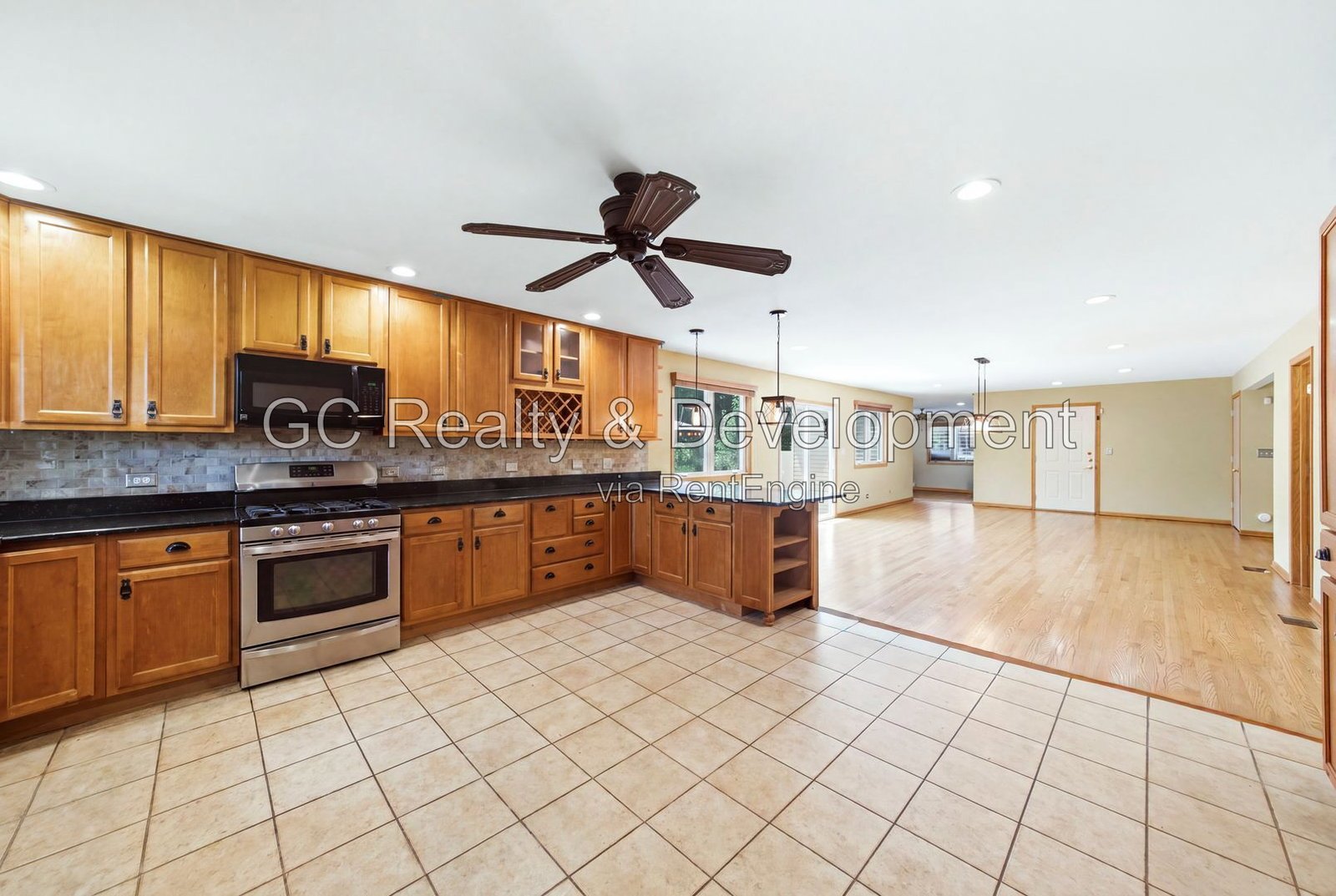 *** 5BR - 4.5BA / HARDWOOD FLOORS / CENTRAL AIR / LARGE GARAGE / IN-UNIT LAUNDRY / FENCED YARD / PET FRIENDLY *** property image