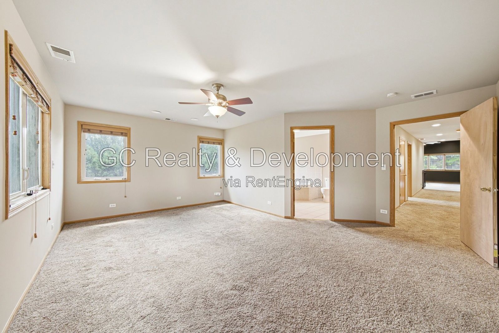 *** 5BR - 4.5BA / HARDWOOD FLOORS / CENTRAL AIR / LARGE GARAGE / IN-UNIT LAUNDRY / FENCED YARD / PET FRIENDLY *** property image