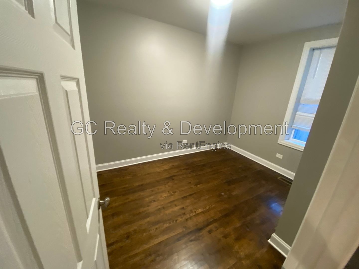 *** LOGAN SQUARE / 4BR-2BR DUPLEX DOWN / SS APPLIANCES / CENTRAL AIR / IN-UNIT LAUNDRY / PET FRIENDLY / HARDWOOD FLOORS / FINISHED BASEMENT *** property image