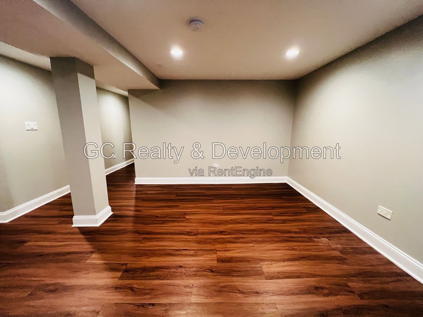 *** LOGAN SQUARE / 4BR-2BR DUPLEX DOWN / SS APPLIANCES / CENTRAL AIR / IN-UNIT LAUNDRY / PET FRIENDLY / HARDWOOD FLOORS / FINISHED BASEMENT *** property image
