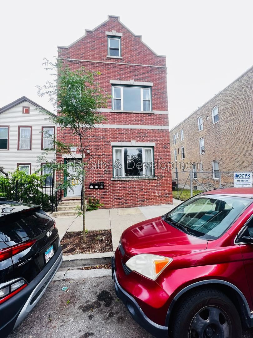** 4BR-2BA DUPLEX UP / PARKING SPACE INCL / KITCHEN APPL INCL / FREE LAUNDRY ON SITE / EASY COMMUTE ** property image