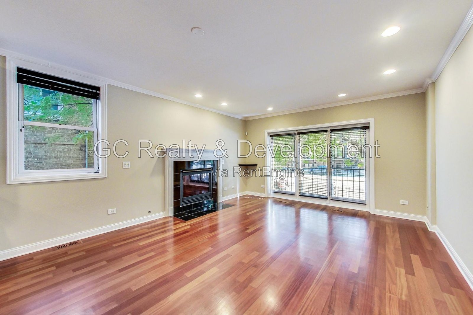 *** 3BR, 3BA / CENTRAL AIR / IN-UNIT LAUNDRY / WALK-IN CLOSETS / SS APPLIANCES / GARAGE / FINISHED BASEMENT / 2400 SF *** property image
