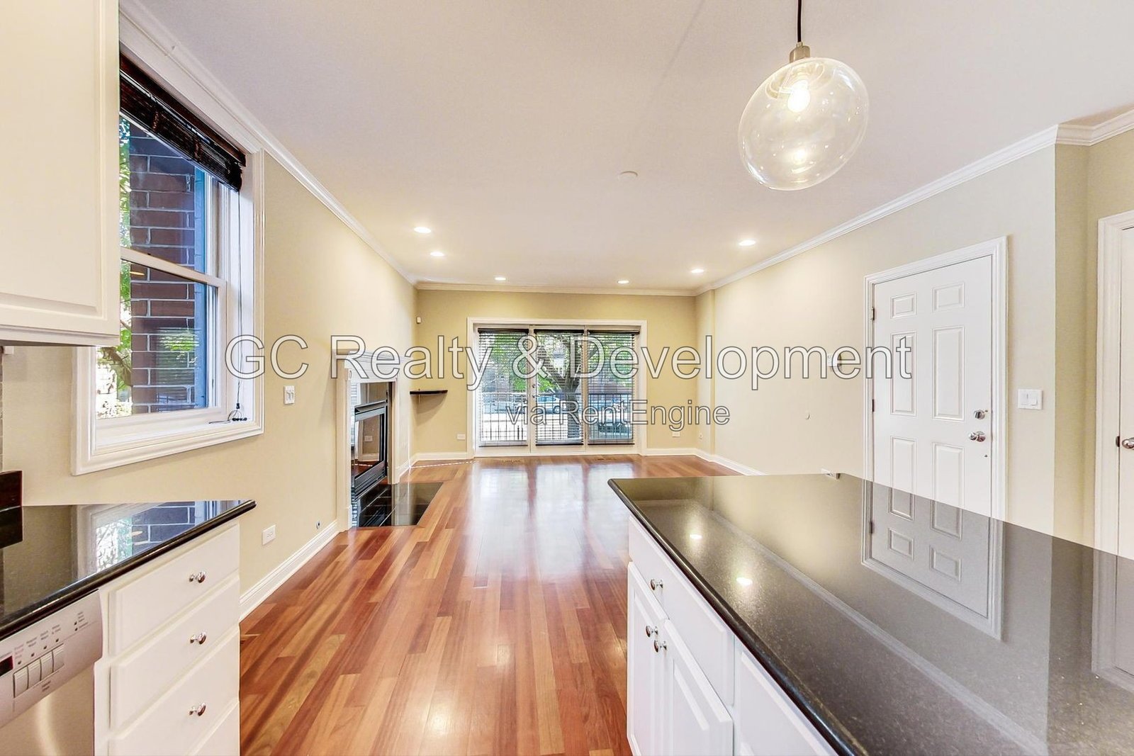 *** 3BR, 3BA / CENTRAL AIR / IN-UNIT LAUNDRY / WALK-IN CLOSETS / SS APPLIANCES / GARAGE / FINISHED BASEMENT / 2400 SF *** property image