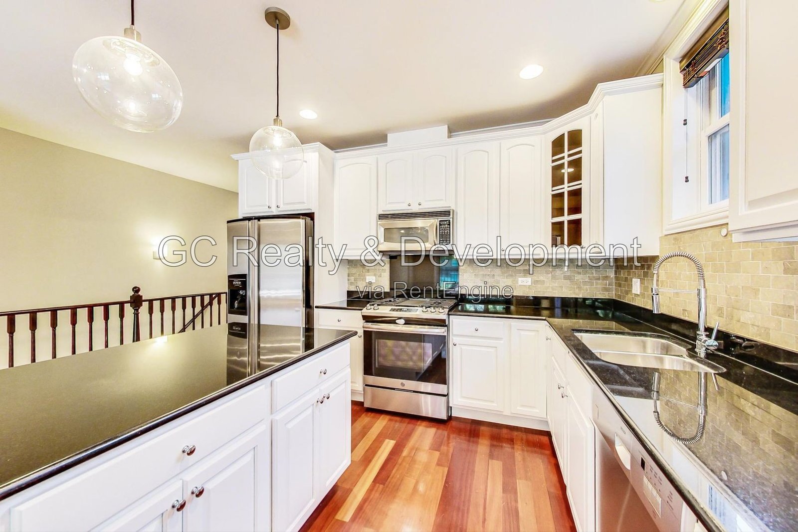 *** 3BR, 3BA / CENTRAL AIR / IN-UNIT LAUNDRY / WALK-IN CLOSETS / SS APPLIANCES / GARAGE / FINISHED BASEMENT / 2400 SF *** property image