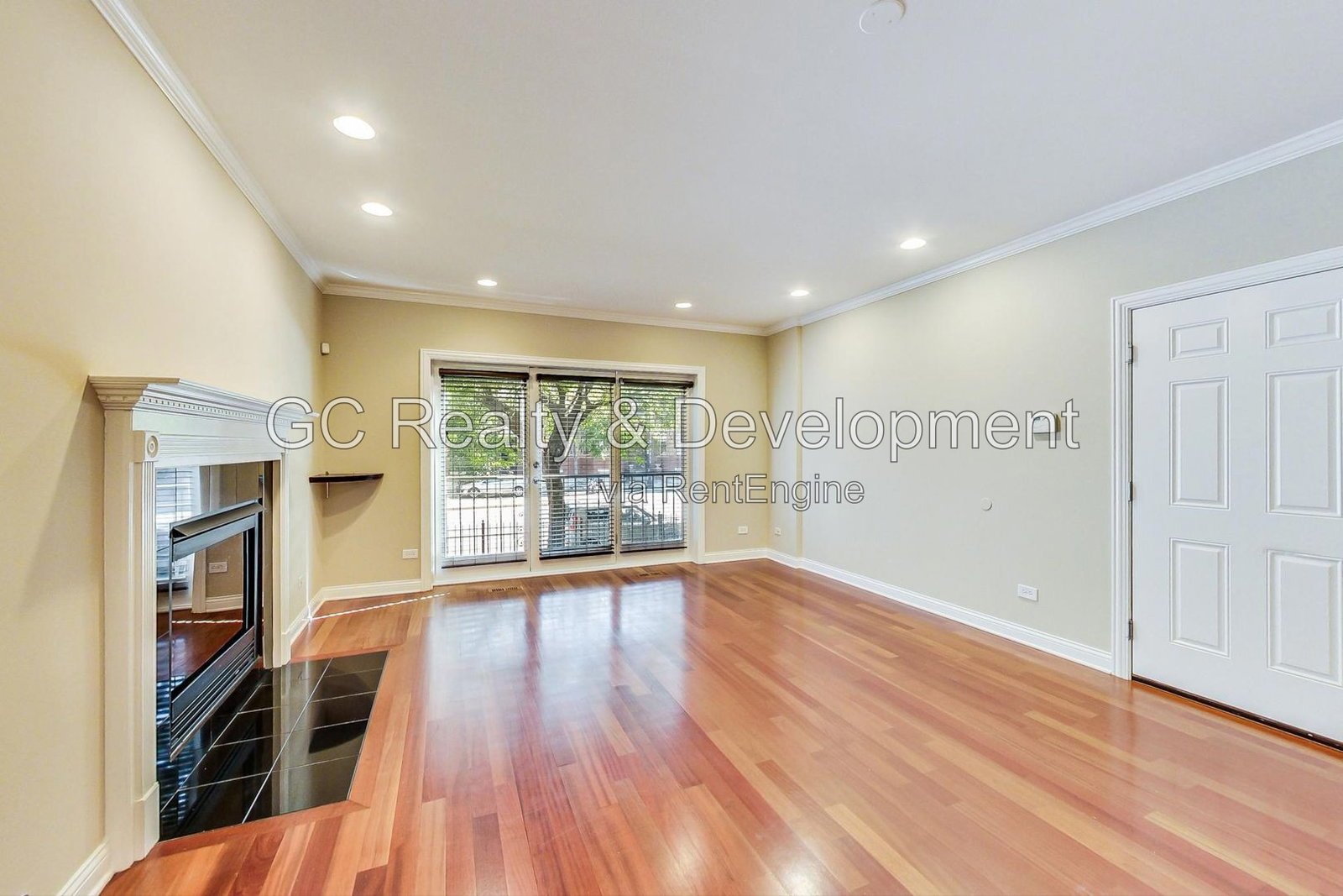 *** 3BR, 3BA / CENTRAL AIR / IN-UNIT LAUNDRY / WALK-IN CLOSETS / SS APPLIANCES / GARAGE / FINISHED BASEMENT / 2400 SF *** property image