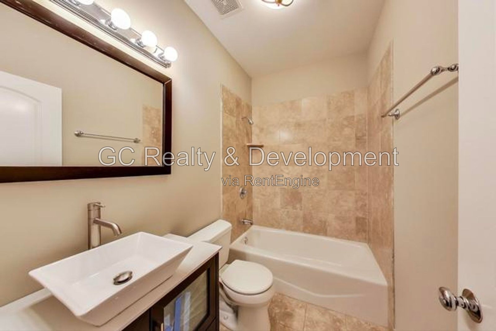 *** 3BR, 3BA / CENTRAL AIR / IN-UNIT LAUNDRY / WALK-IN CLOSETS / SS APPLIANCES / GARAGE / FINISHED BASEMENT / 2400 SF *** property image