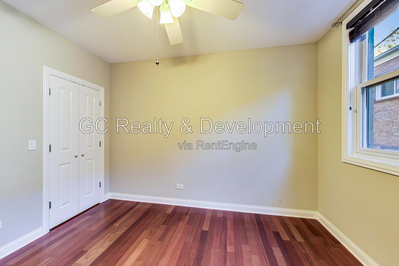 *** 3BR, 3BA / CENTRAL AIR / IN-UNIT LAUNDRY / WALK-IN CLOSETS / SS APPLIANCES / GARAGE / FINISHED BASEMENT / 2400 SF *** property image