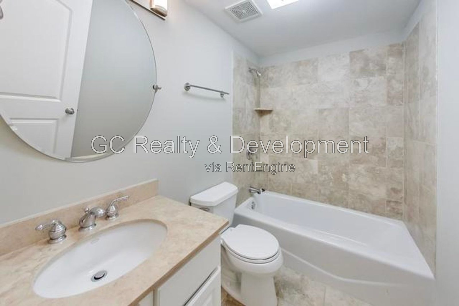 *** 3BR, 3BA / CENTRAL AIR / IN-UNIT LAUNDRY / WALK-IN CLOSETS / SS APPLIANCES / GARAGE / FINISHED BASEMENT / 2400 SF *** property image
