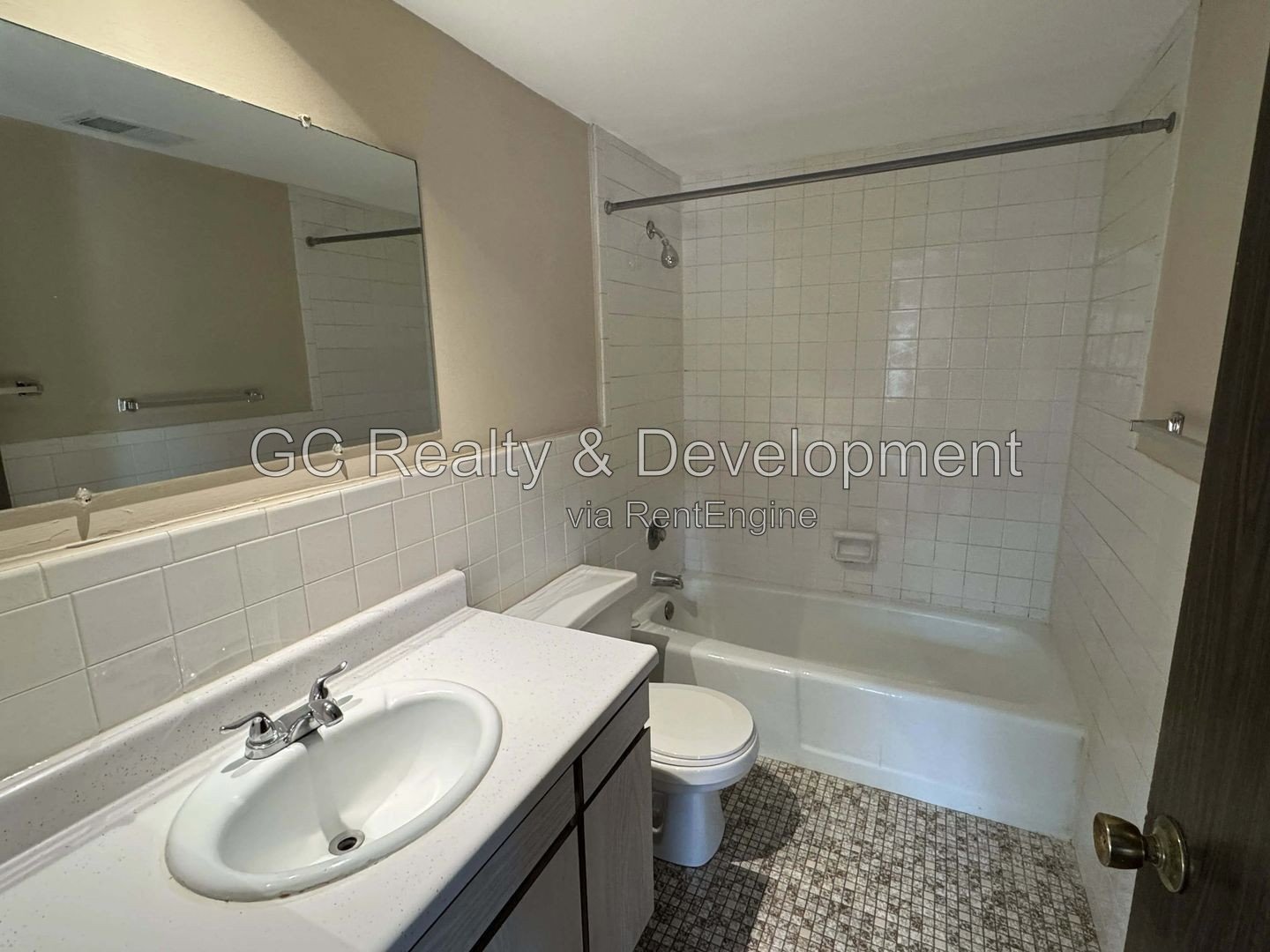 *** 2BR - 1BA / CENTRAL AIR / KITCHEN APPL INCL / ON-SITE LAUNDRY / 2 PARKING SPOTS *** property image