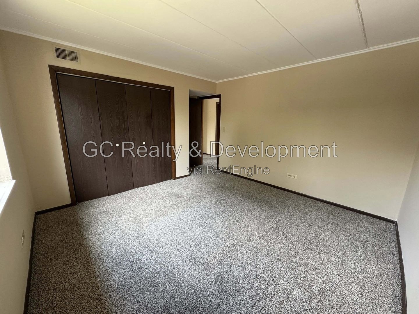 *** 2BR - 1BA / CENTRAL AIR / KITCHEN APPL INCL / ON-SITE LAUNDRY / 2 PARKING SPOTS *** property image