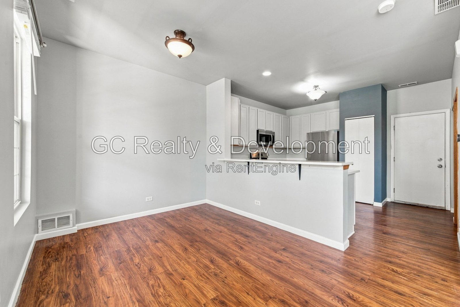 *** 3BR, 2.5BA / CENTRAL AIR / SS APPLIANCES / IN-UNIT LAUNDRY / ATTACHED GARAGE / PET FRIENDLY *** property image