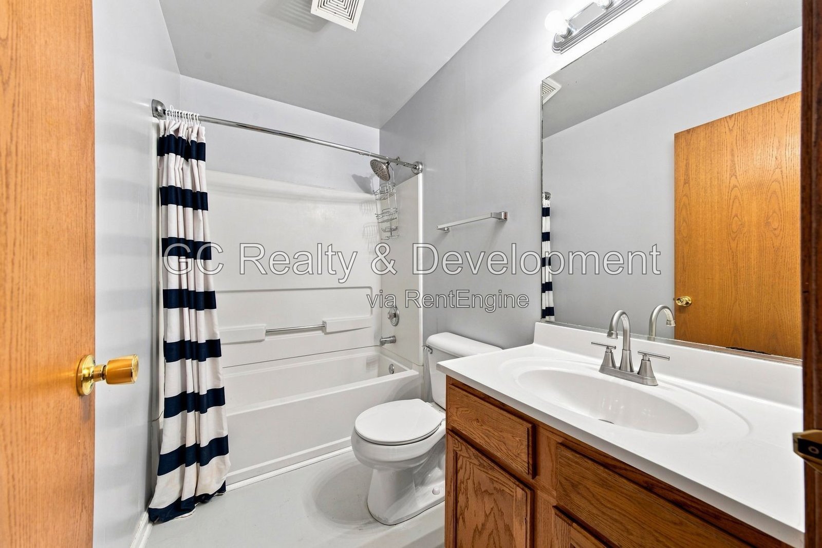 *** 3BR, 2.5BA / CENTRAL AIR / SS APPLIANCES / IN-UNIT LAUNDRY / ATTACHED GARAGE / PET FRIENDLY *** property image