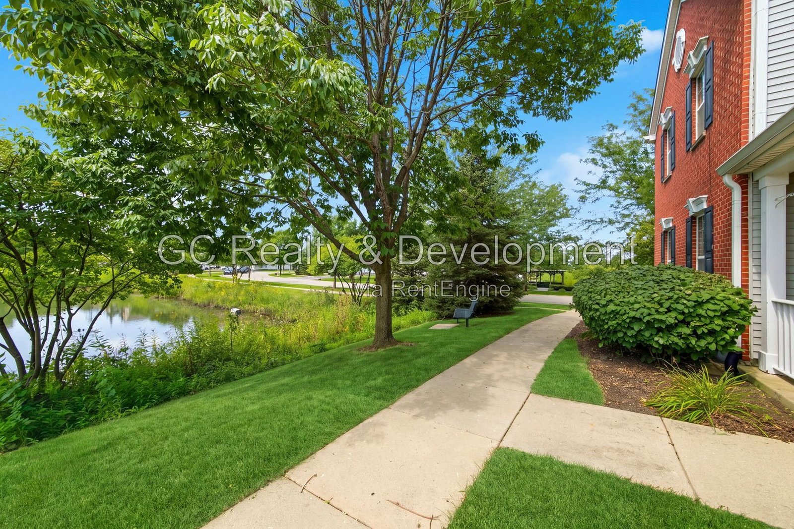 *** 3BR, 2.5BA / CENTRAL AIR / SS APPLIANCES / IN-UNIT LAUNDRY / ATTACHED GARAGE / PET FRIENDLY *** property image
