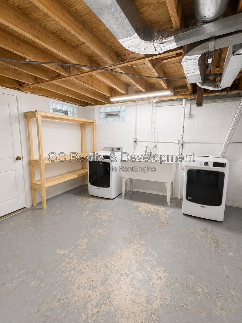 *** 3BR, 1BA / CENTRAL AIR / SS APPLIANCES / IN-UNIT LAUNDRY / GARAGE *** property image