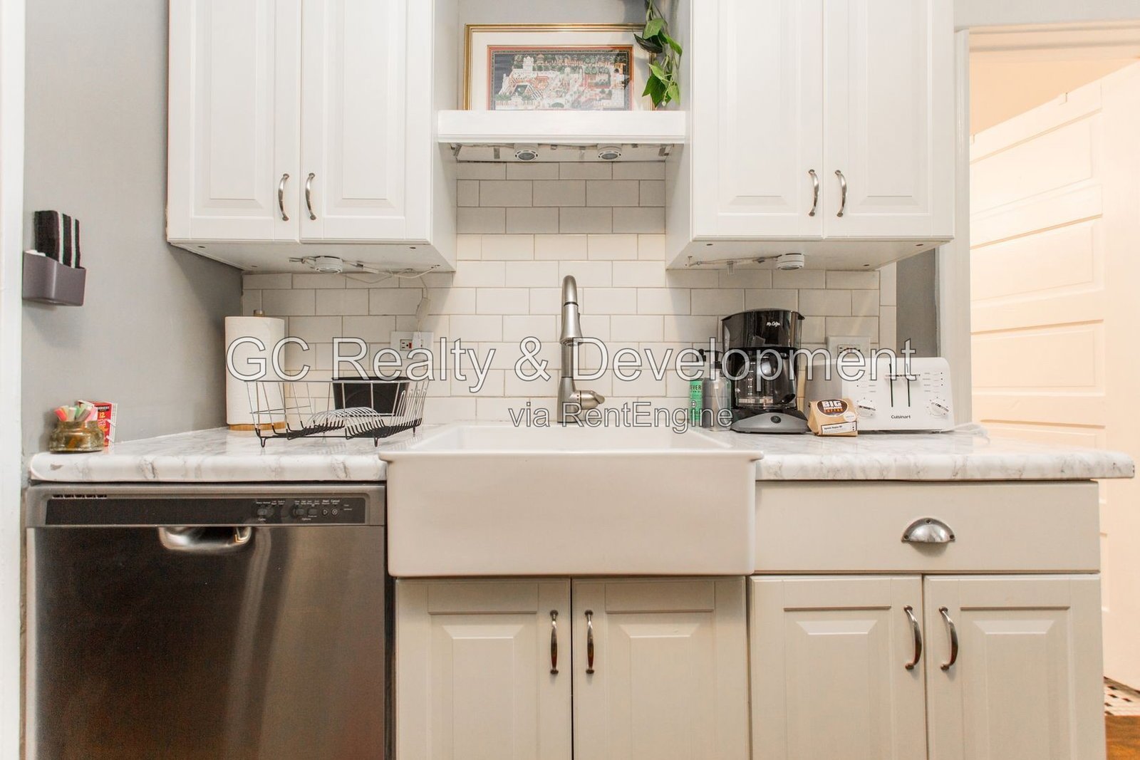 *** COMING SOON 9-23-26! / WICKER PARK / 2 BDRM / W&D IN UNIT / TRASNIT NEARBY / SMALL PETS WELCOME *** property image