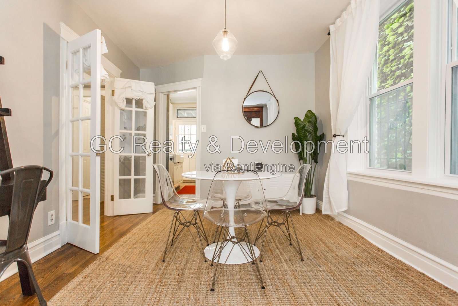 *** COMING SOON 9-23-26! / WICKER PARK / 2 BDRM / W&D IN UNIT / TRASNIT NEARBY / SMALL PETS WELCOME *** property image