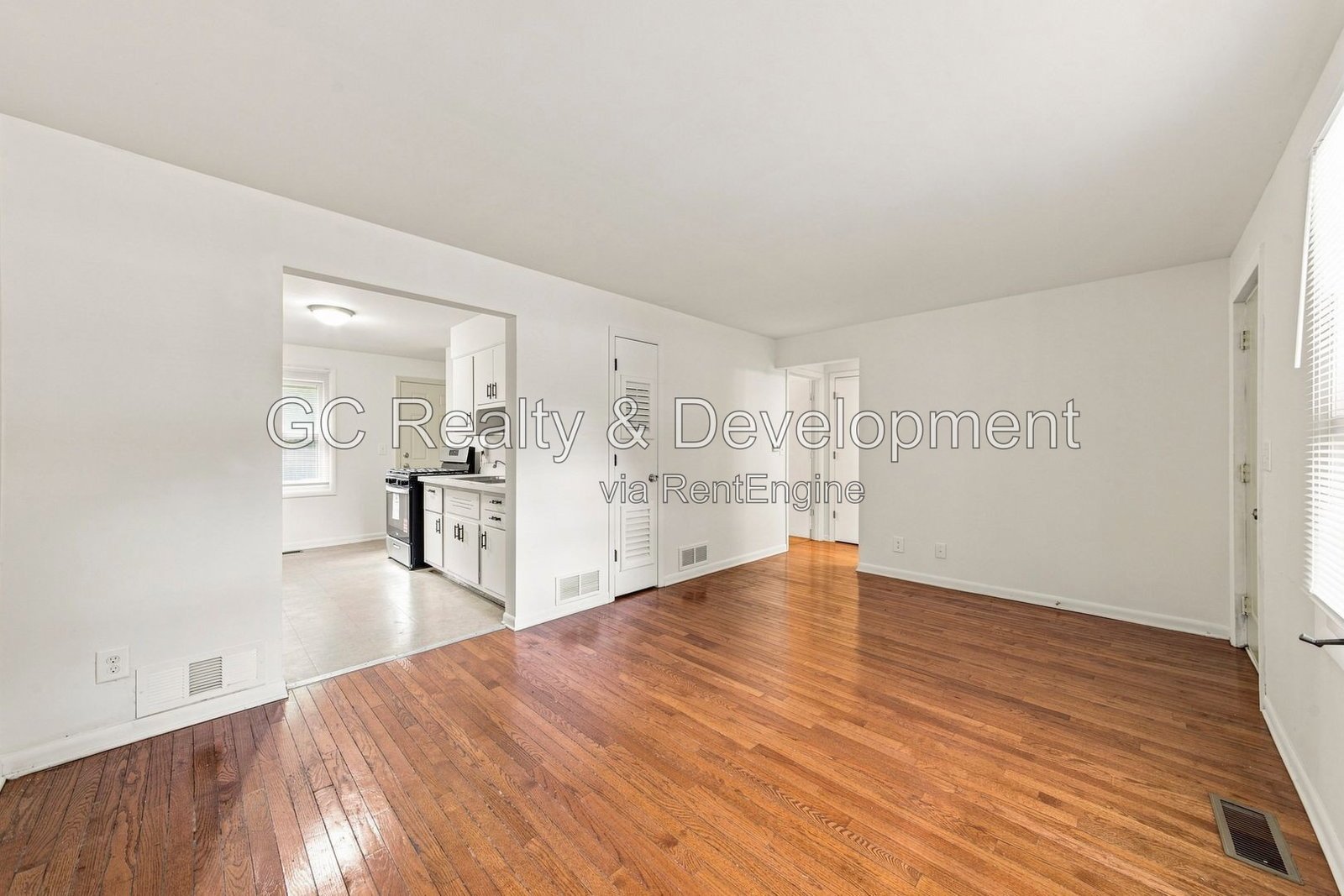 *** 1BR, 1BA / CENTRAL AIR / HARDWOOD FLOORS / KITCHEN APPL INCL / PARKING INCL / EASY COMMUTE *** property image