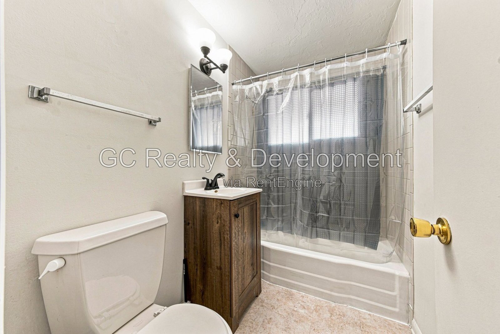 *** 1BR, 1BA / CENTRAL AIR / HARDWOOD FLOORS / KITCHEN APPL INCL / PARKING INCL / EASY COMMUTE *** property image