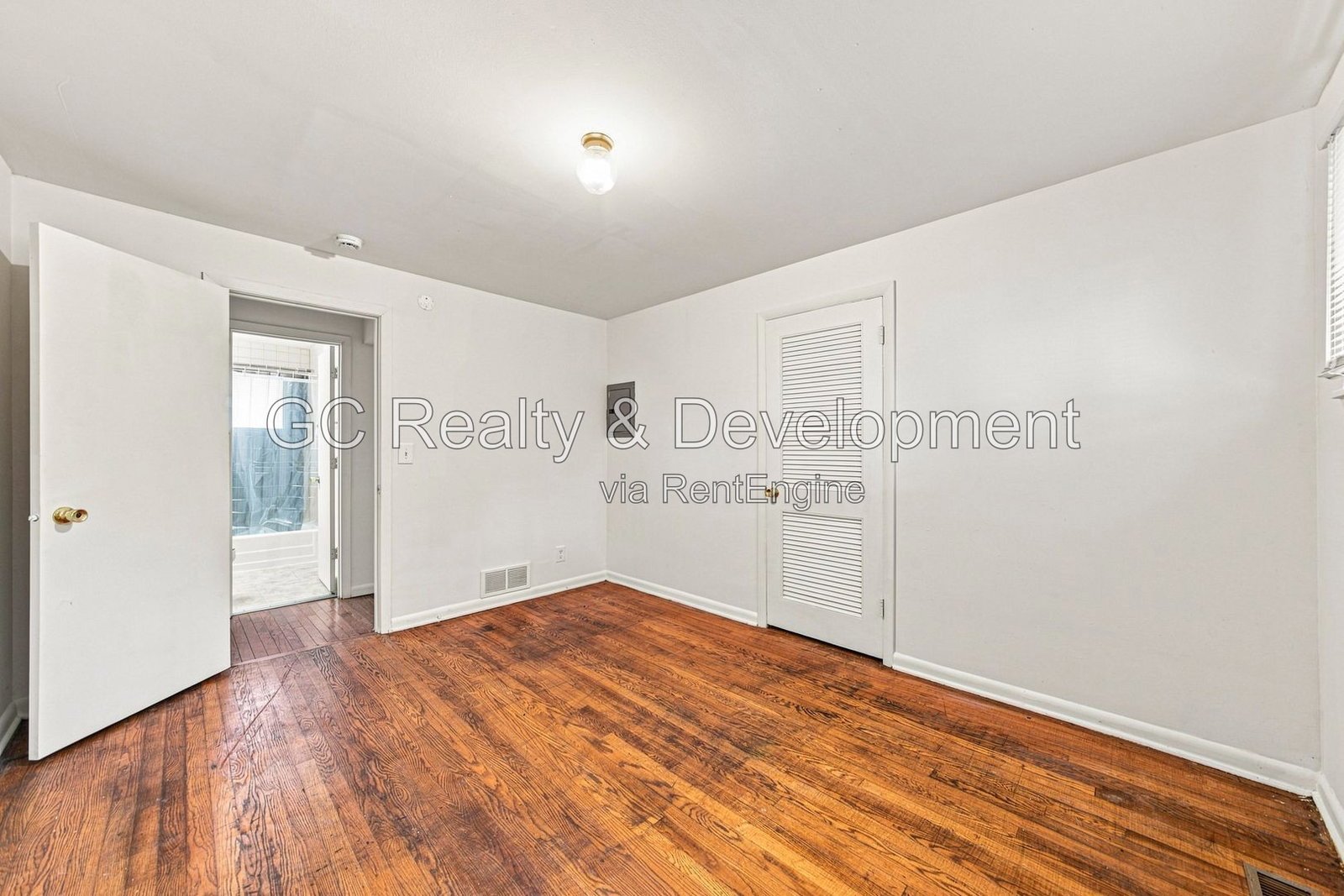 *** 1BR, 1BA / CENTRAL AIR / HARDWOOD FLOORS / KITCHEN APPL INCL / PARKING INCL / EASY COMMUTE *** property image