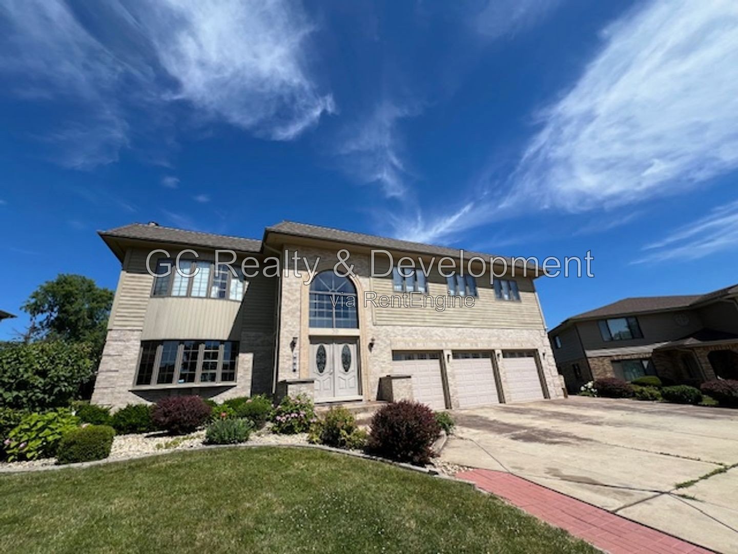 *** BLOOMINGDALE-BROOKDALE ESTATES / 2BR, 2BA / CENTRAL AIR / SS APPLIANCES / PARKING INCL / ON-SITE LAUNDRY*** property image