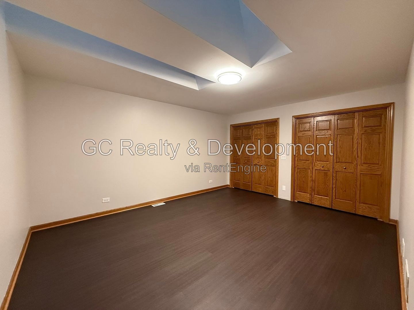 *** BLOOMINGDALE-BROOKDALE ESTATES / 2BR, 2BA / CENTRAL AIR / SS APPLIANCES / PARKING INCL / ON-SITE LAUNDRY*** property image