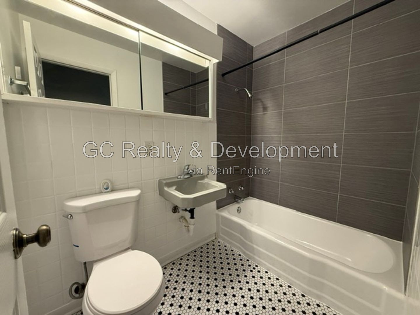 *** CORNER LOT 4BR, 1.5BA / CENTRAL AIR / KITCHEN APPL INCL / IN-UNIT LAUNDRY / GARAGE / PARTIALLY FINISHED BASEMENT *** property image