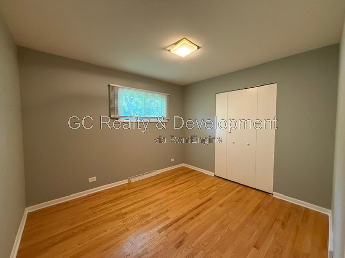 *** CORNER LOT 4BR, 1.5BA / CENTRAL AIR / KITCHEN APPL INCL / IN-UNIT LAUNDRY / GARAGE / PARTIALLY FINISHED BASEMENT *** property image