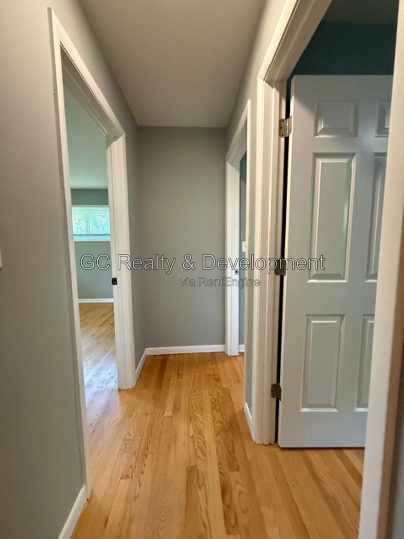 *** CORNER LOT 4BR, 1.5BA / CENTRAL AIR / KITCHEN APPL INCL / IN-UNIT LAUNDRY / GARAGE / PARTIALLY FINISHED BASEMENT *** property image