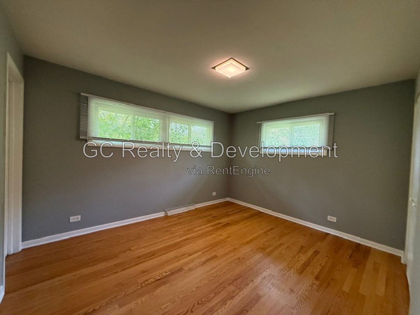 *** CORNER LOT 4BR, 1.5BA / CENTRAL AIR / KITCHEN APPL INCL / IN-UNIT LAUNDRY / GARAGE / PARTIALLY FINISHED BASEMENT *** property image