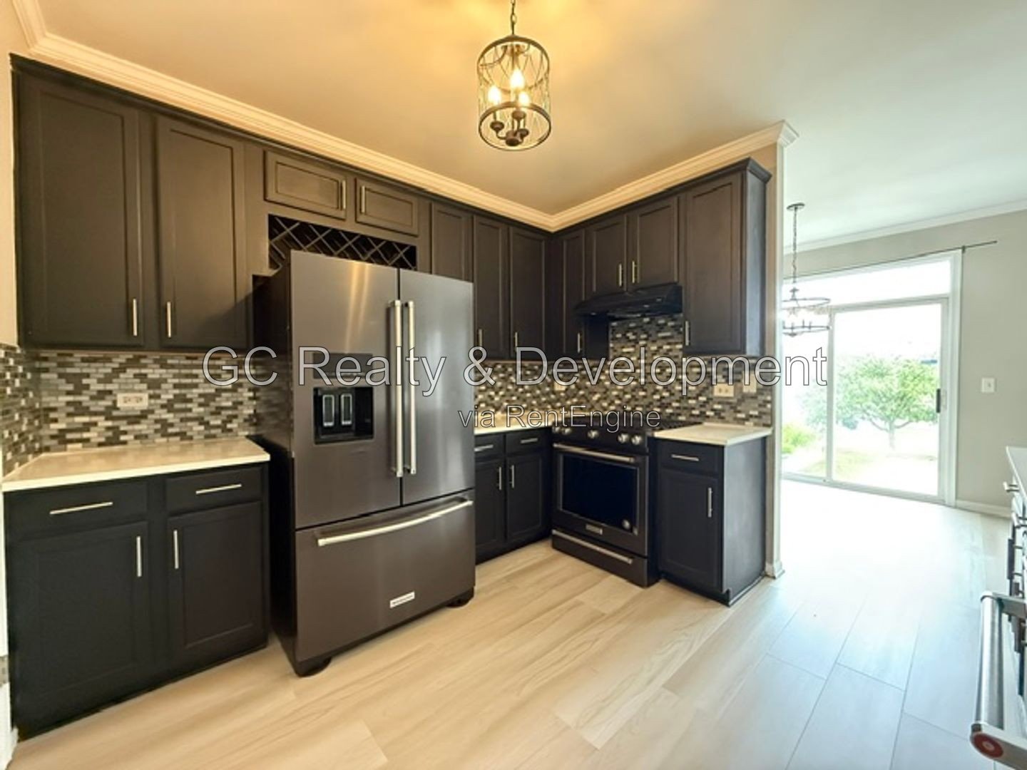 *** 3BR - 1.5BA / CENTRAL AIR / IN-UNIT LAUNDRY / SS APPLIANCES / GARAGE / PET FRIENDLY *** property image