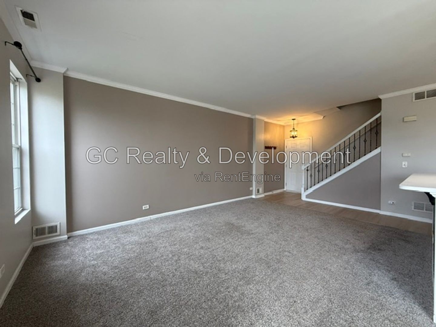 *** 3BR - 1.5BA / CENTRAL AIR / IN-UNIT LAUNDRY / SS APPLIANCES / GARAGE / PET FRIENDLY *** property image