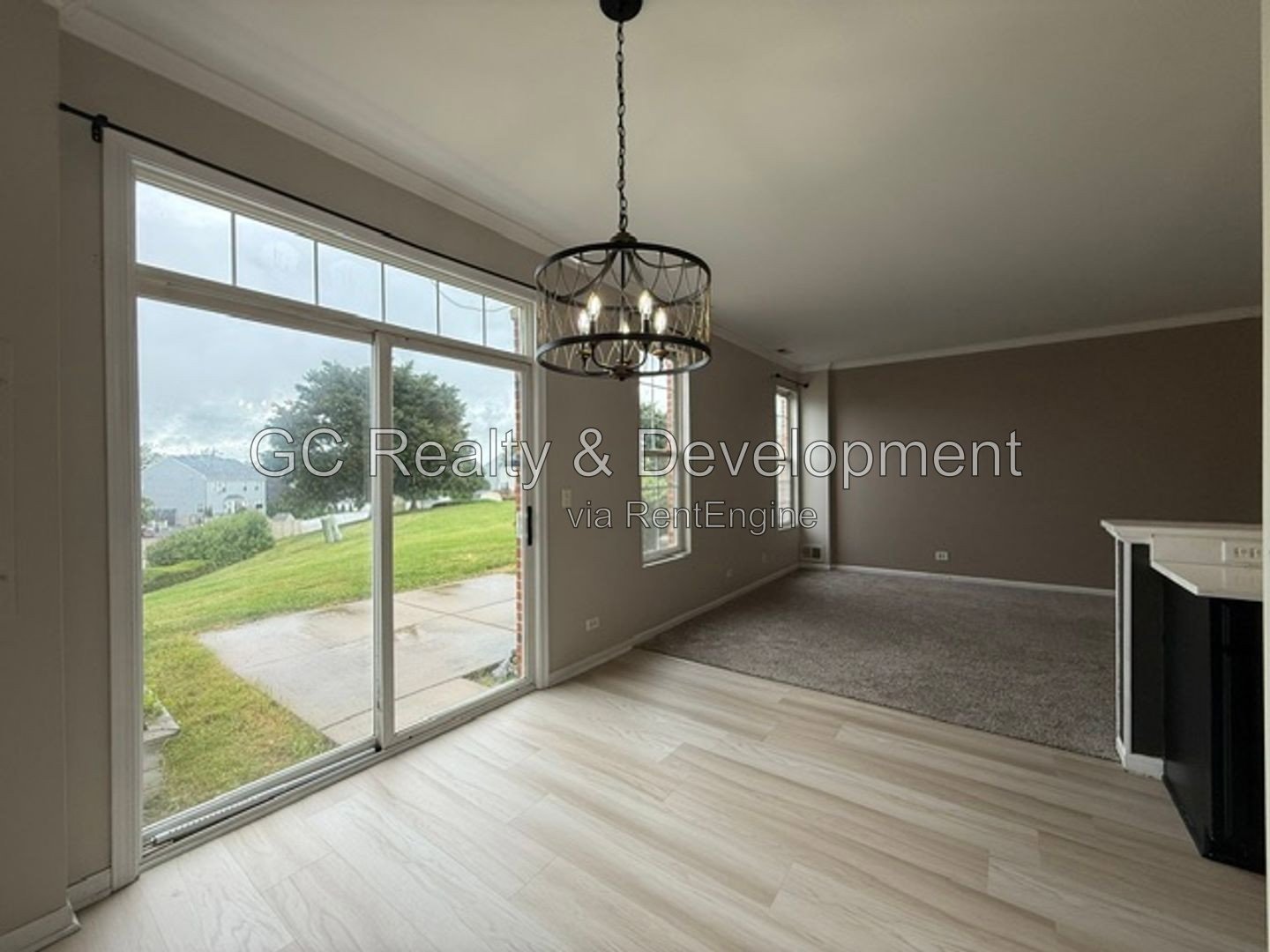 *** 3BR - 1.5BA / CENTRAL AIR / IN-UNIT LAUNDRY / SS APPLIANCES / GARAGE / PET FRIENDLY *** property image