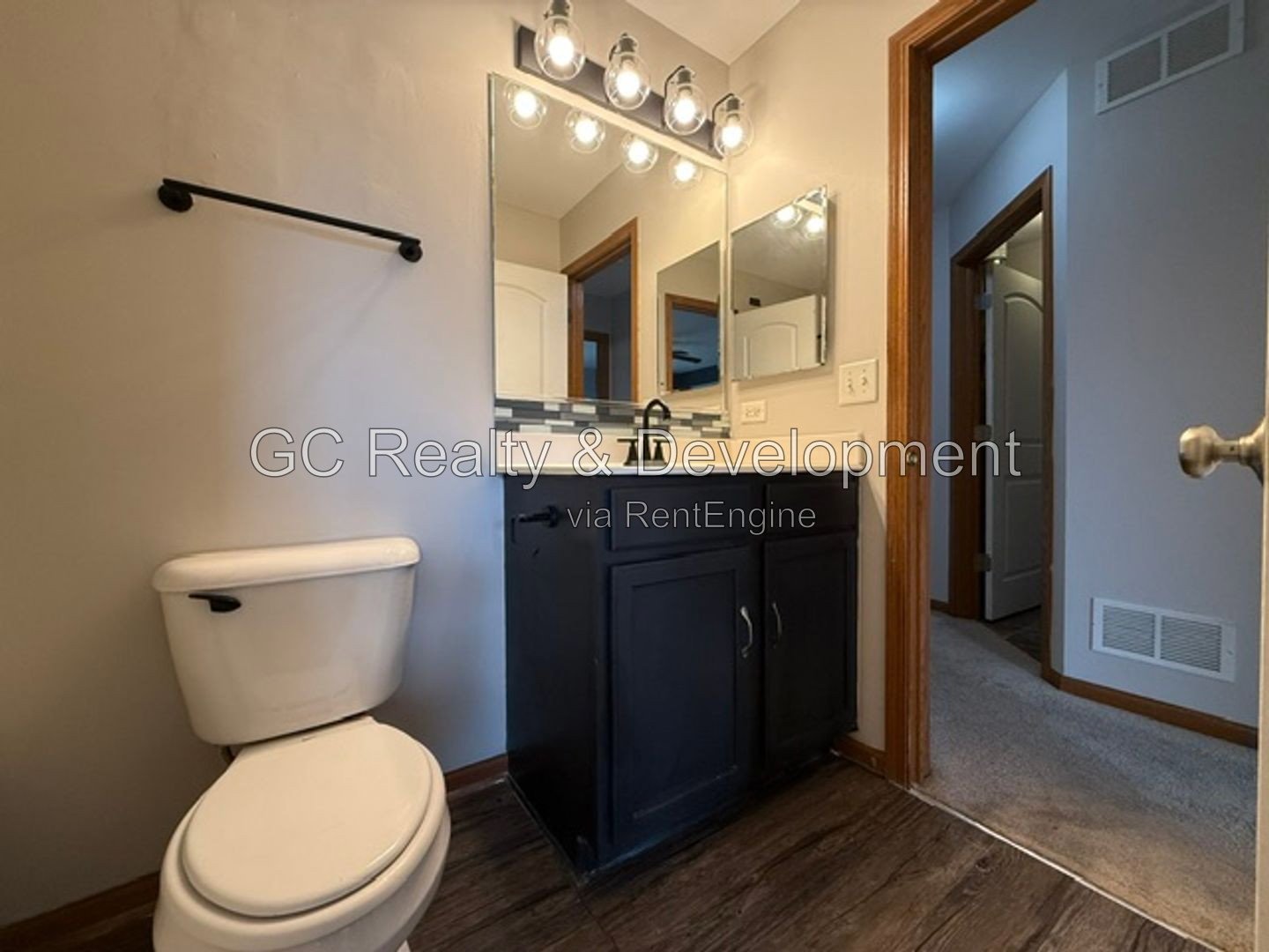 *** 3BR - 1.5BA / CENTRAL AIR / IN-UNIT LAUNDRY / SS APPLIANCES / GARAGE / PET FRIENDLY *** property image