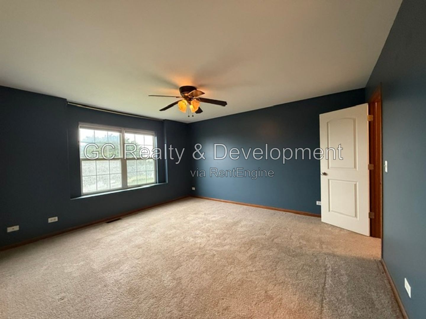 *** 3BR - 1.5BA / CENTRAL AIR / IN-UNIT LAUNDRY / SS APPLIANCES / GARAGE / PET FRIENDLY *** property image