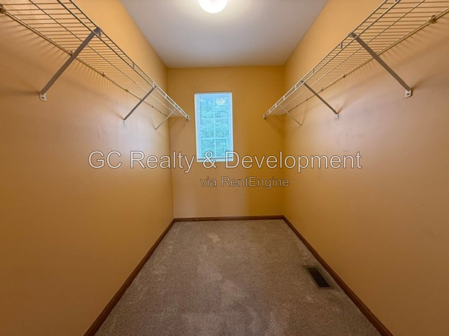 *** 3BR - 1.5BA / CENTRAL AIR / IN-UNIT LAUNDRY / SS APPLIANCES / GARAGE / PET FRIENDLY *** property image
