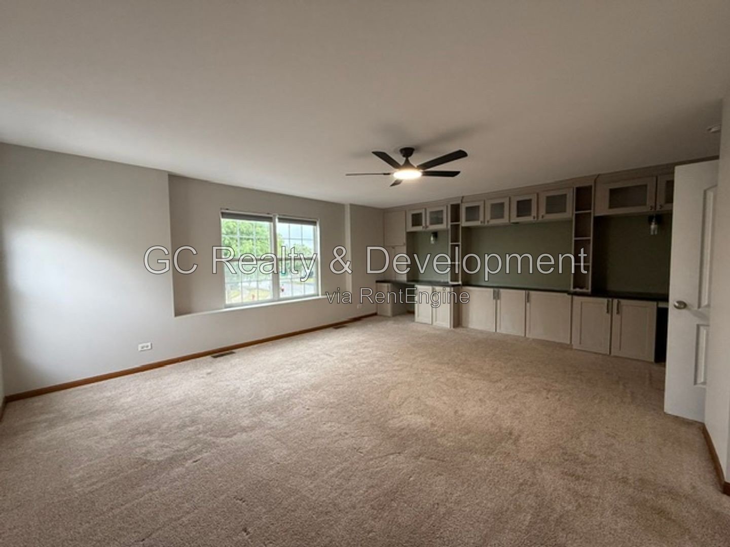 *** 3BR - 1.5BA / CENTRAL AIR / IN-UNIT LAUNDRY / SS APPLIANCES / GARAGE / PET FRIENDLY *** property image