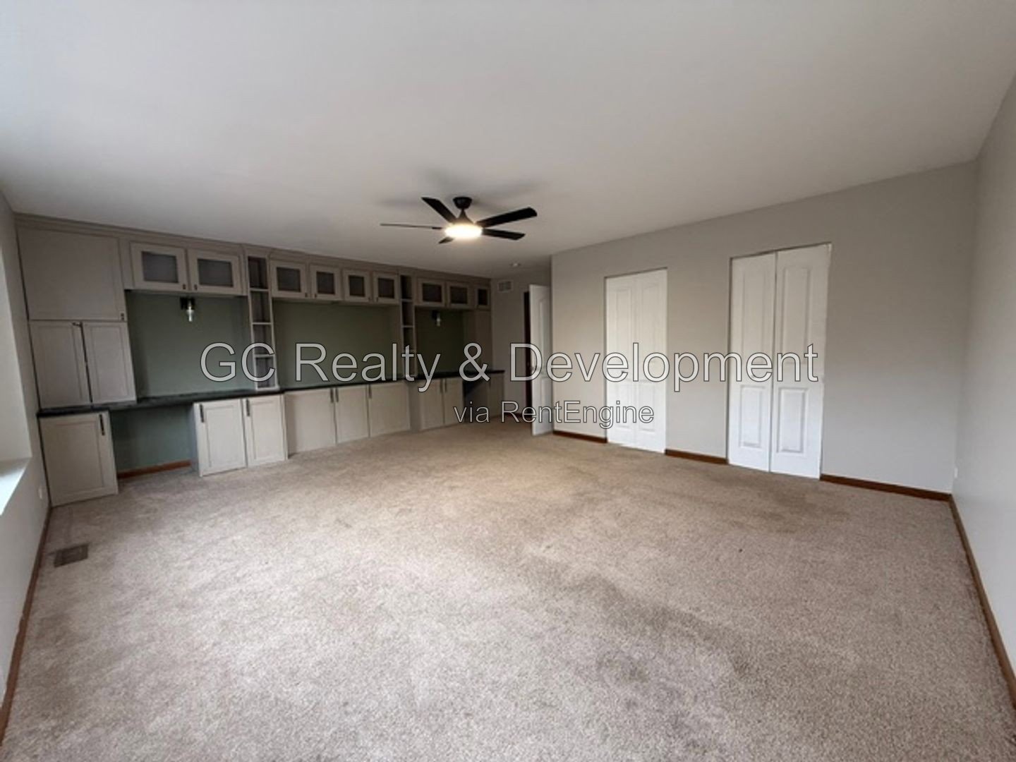 *** 3BR - 1.5BA / CENTRAL AIR / IN-UNIT LAUNDRY / SS APPLIANCES / GARAGE / PET FRIENDLY *** property image