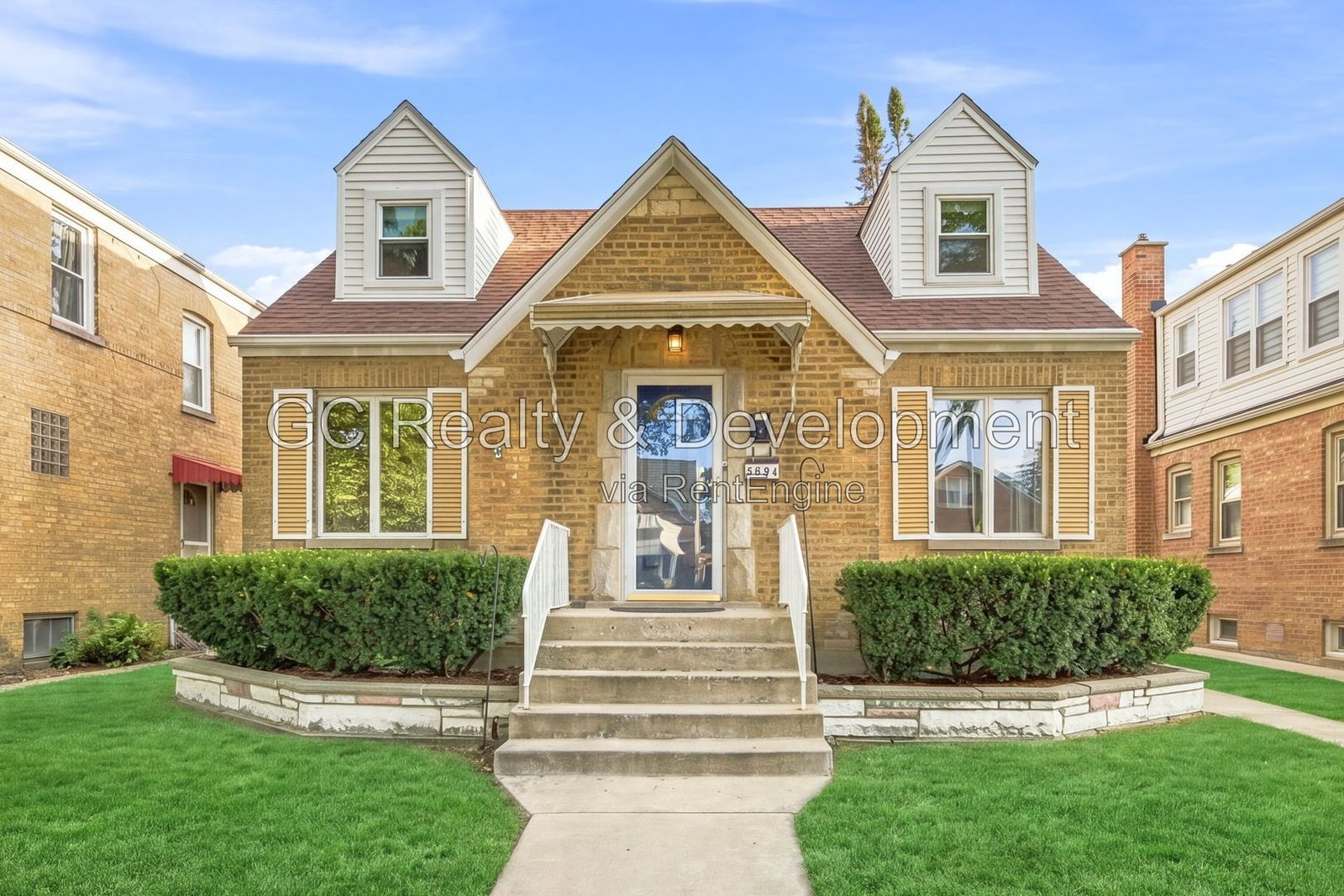 *** RECENTLY UPDATED / BACKYARD DECK / GARAGE / SS APPLIANCES / CENTRAL AIR / FINISHED BASEMENT *** property image