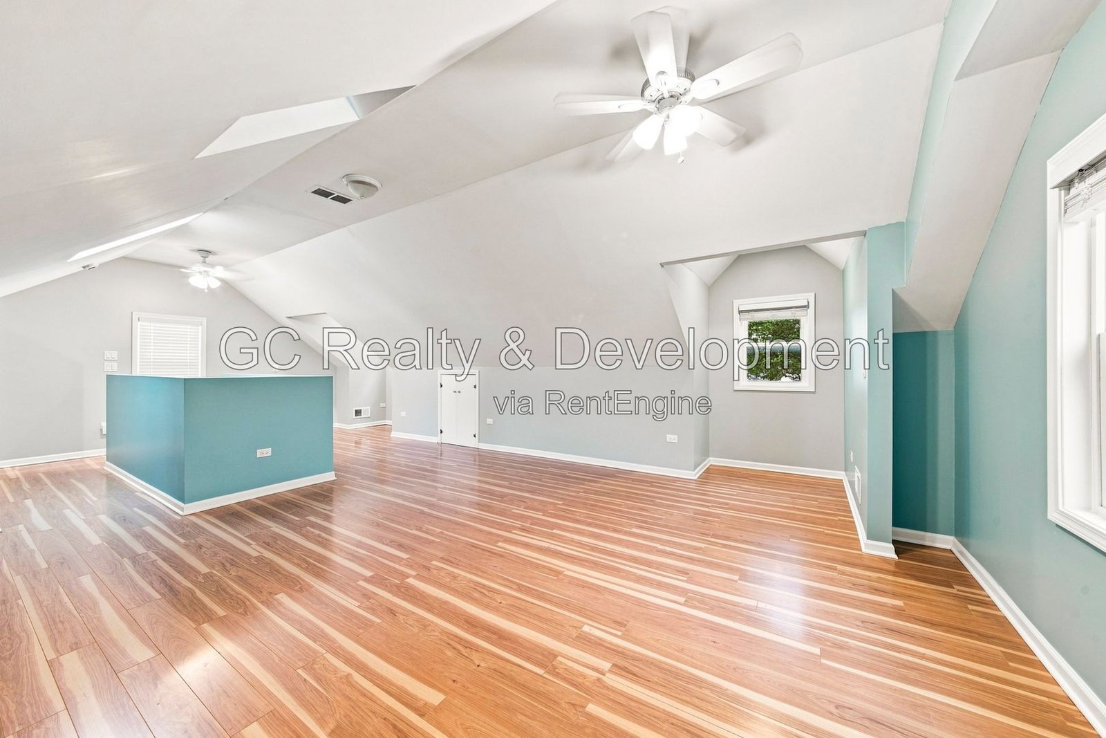 *** RECENTLY UPDATED / BACKYARD DECK / GARAGE / SS APPLIANCES / CENTRAL AIR / FINISHED BASEMENT *** property image